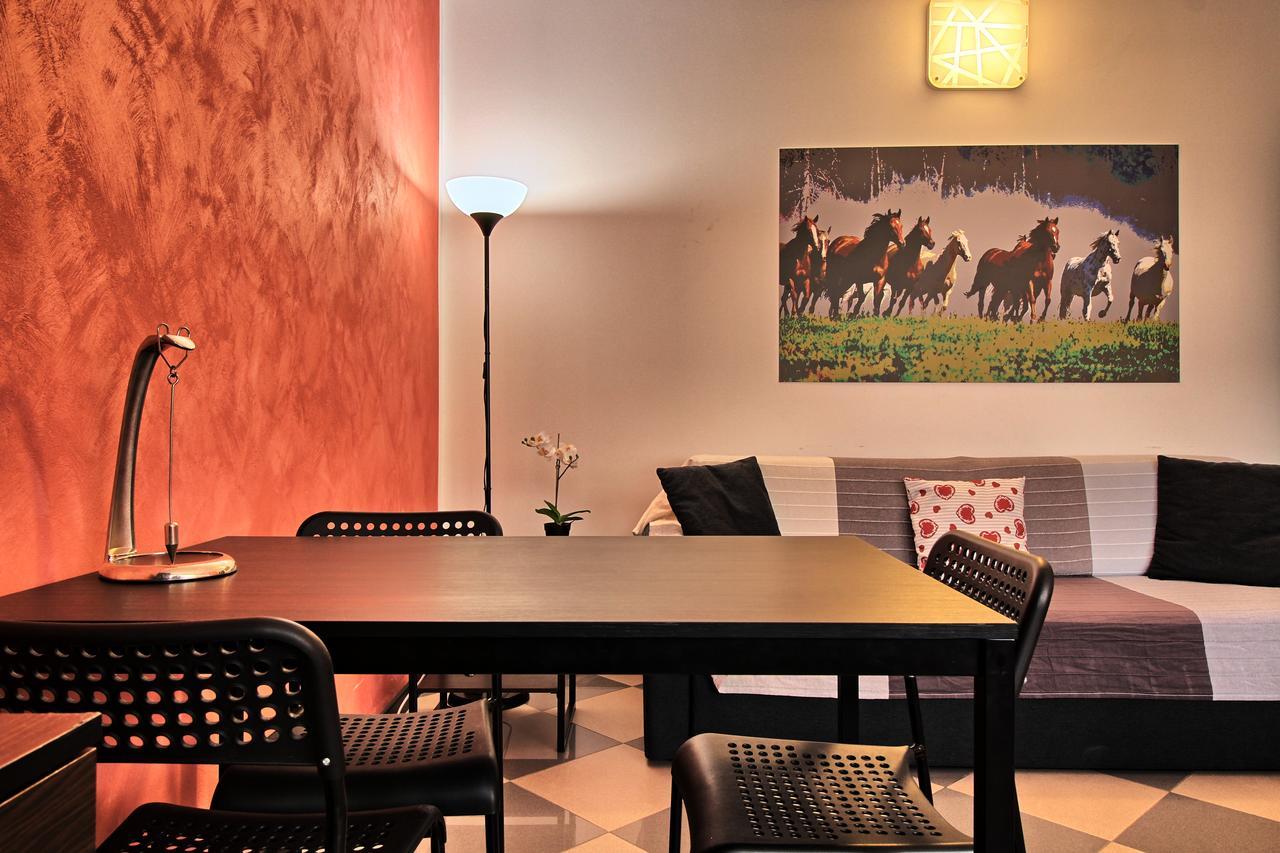 Casa Aurora Self Catering Studio Como Vacanze Exterior foto